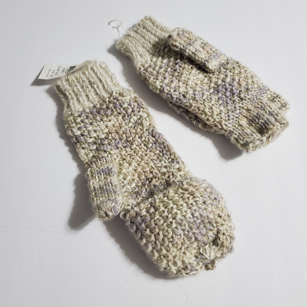 Icing Textured Knit Mittens in Cream and Gray